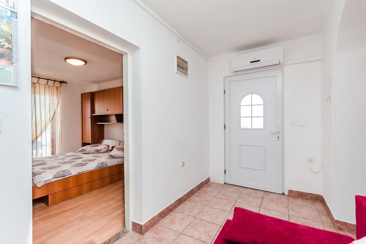 Apartments Albina Lopar Exterior photo