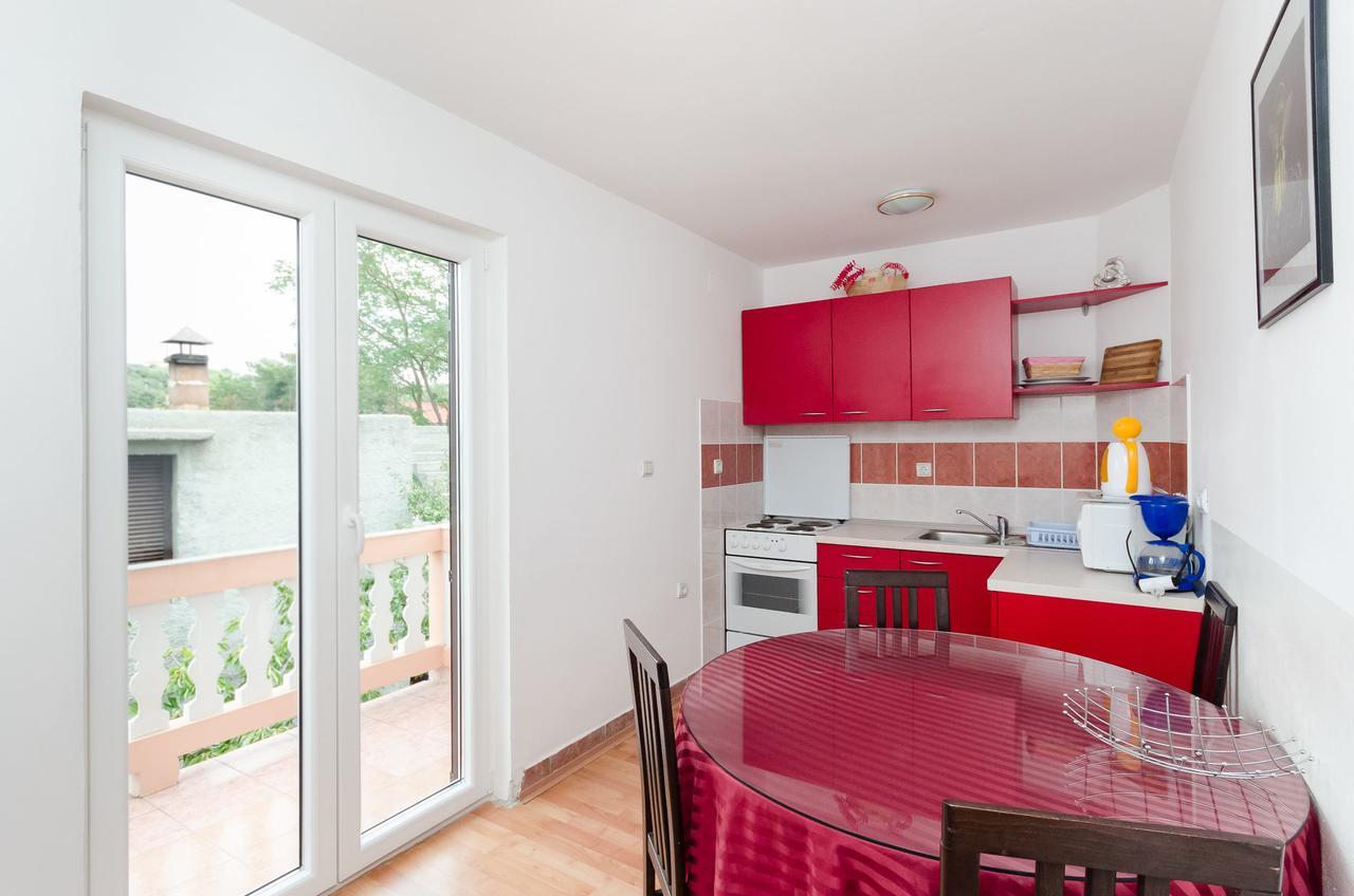 Apartments Albina Lopar Exterior photo