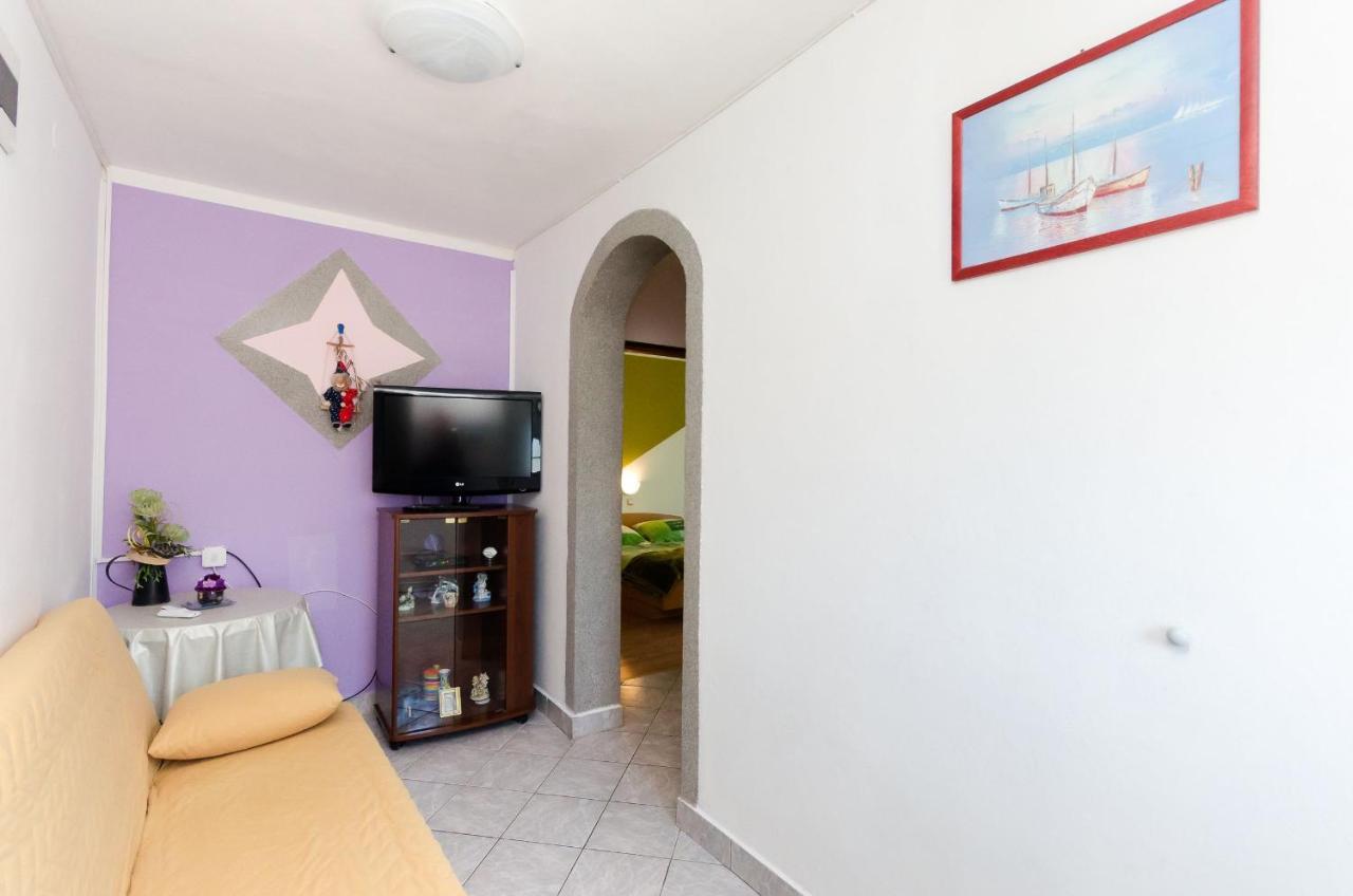 Apartments Albina Lopar Exterior photo
